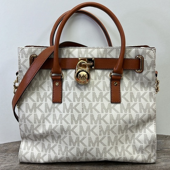 Michael Kors Hamilton Large Logo Tote - Picture 2 of 16
